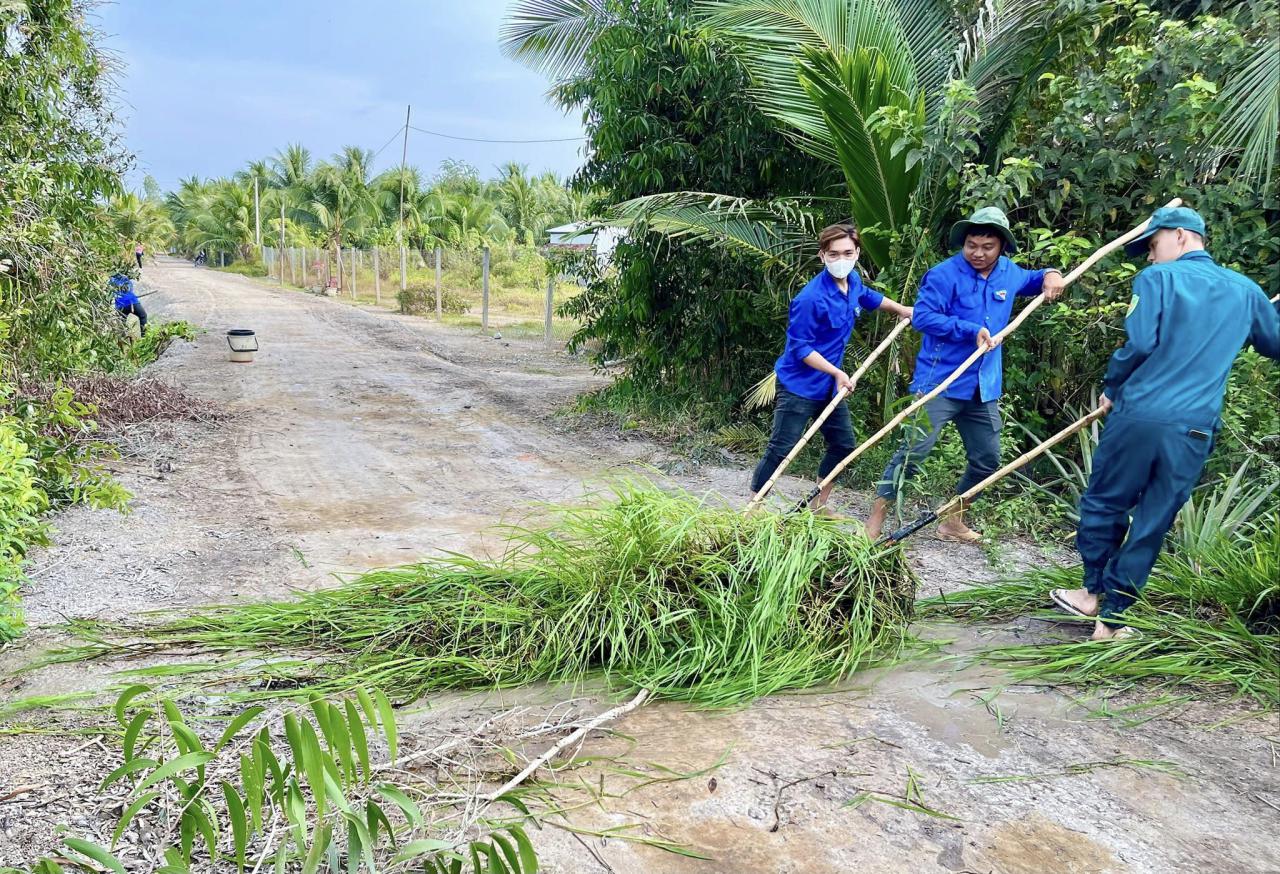 Tuổi trẻ Thành phố Trà Vinh ra quân hưởng ứng phong trào “Chung tay bảo vệ môi trường – Bảo vệ dòng sông quê hương” năm 2024