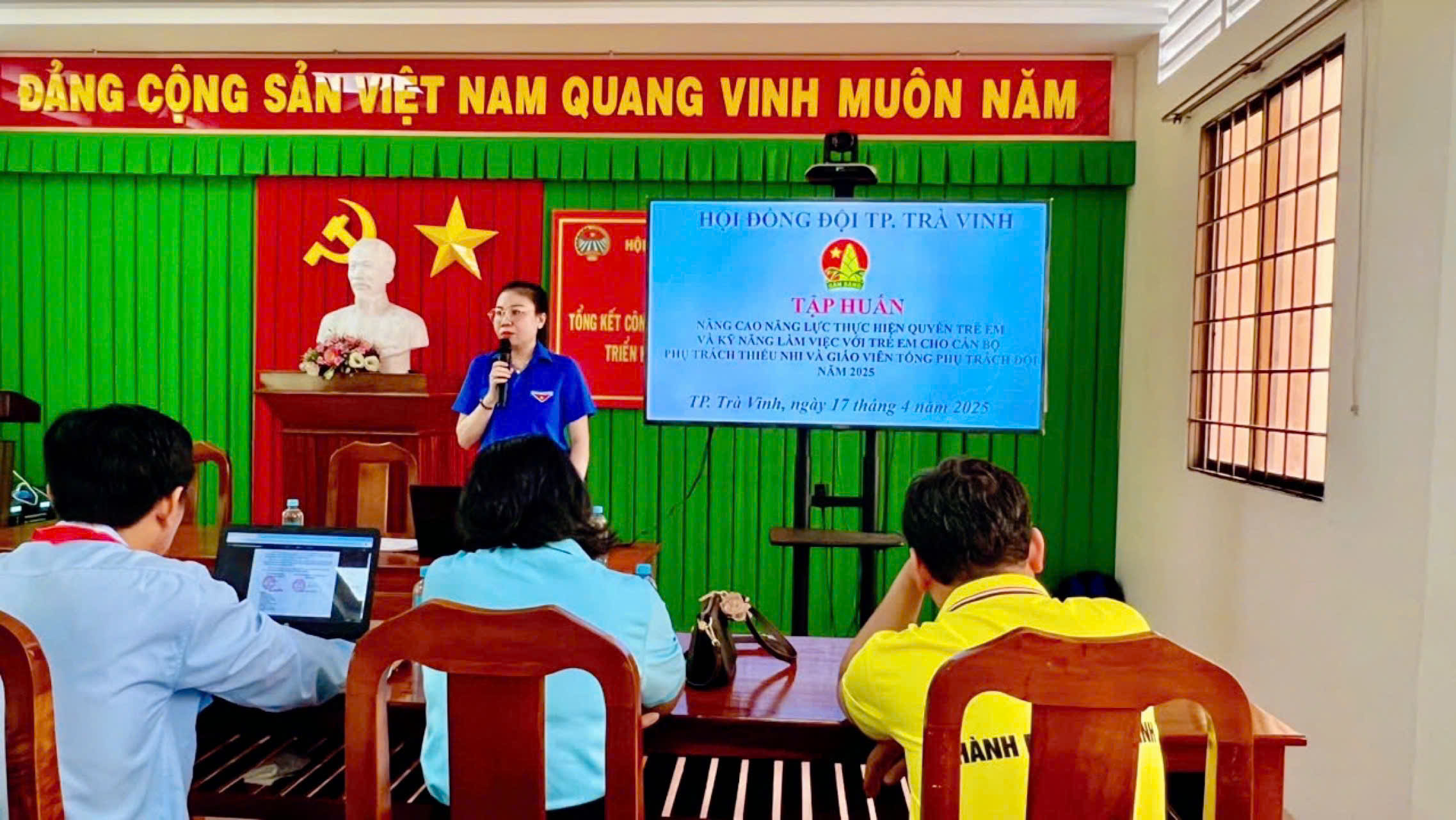 Hội đồng Đội thành phố Trà Vinh tổ chức tập huấn nâng cao năng lực thực hiện quyền trẻ em và kỹ năng làm việc với trẻ em cho cán bộ phụ trách thiếu nhi trên địa bàn dân cư và giáo viên Tổng phụ trách Đội năm 2025